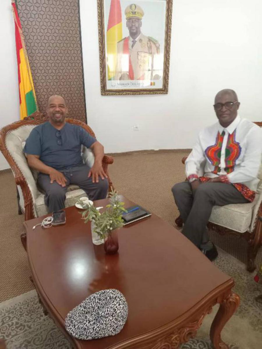 Cien años con Fidel: Encuentro con Mohamed Touré, secretario general del Partido Democrático de Guinea-Agrupación Democrática Africana