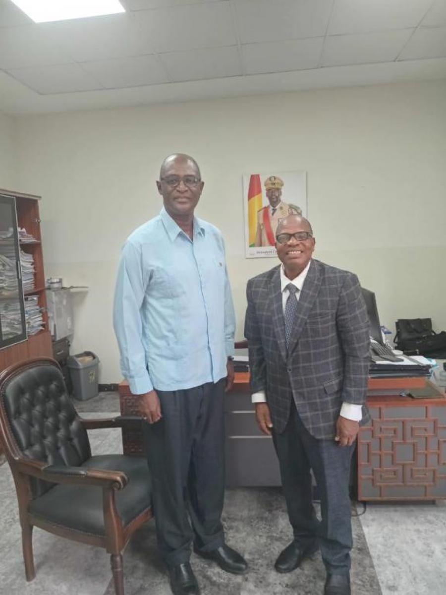Ambasadeur de Cuba a eu une rencontre avec le directeur General des Affaires Bilaterales de la Chancellerie guineenne Ambasadeur de Cuba a eu une rencontre avec le directeur General des Affaires Bilaterales de la Chancellerie guineenne