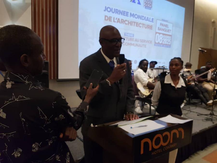 Participa el Embajador de Cuba en el encuentro anual de la Asociación de Arquitectos de Guinea Participa el Embajador de Cuba en el encuentro anual de la Asociación de Arquitectos de Guinea