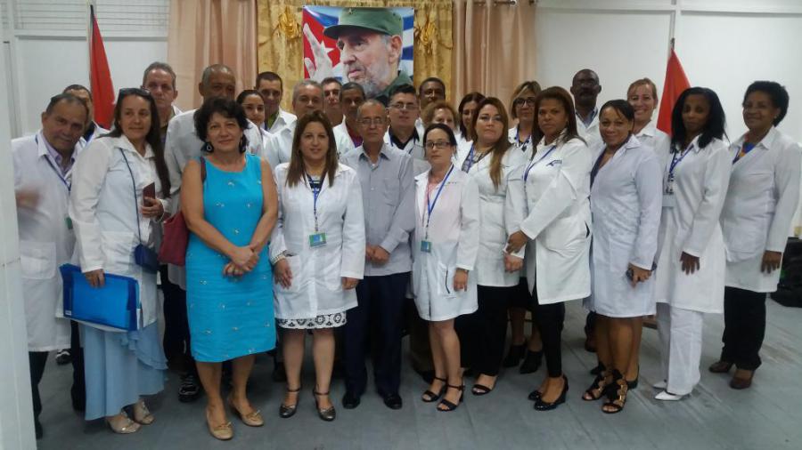 Embajador Cuba en Guyana felicita colaboradores salud 