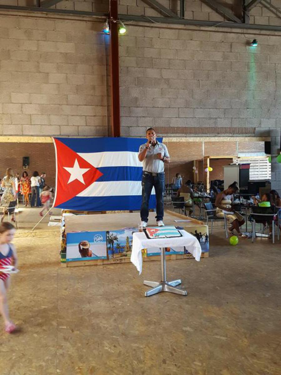 Embajada de Cuba en el Reino de los Países Bajos celebra junto a comunidad de cubanos residentes festejos por el día de las madres, de los padres y de la infancia.