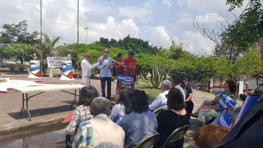 Acto por el 123 aniversario de la caida de Martí