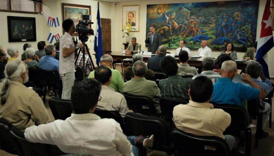 Lleno completo en la Casa Francisco Morazan por el 164 aniversario del natalicio de José Martí