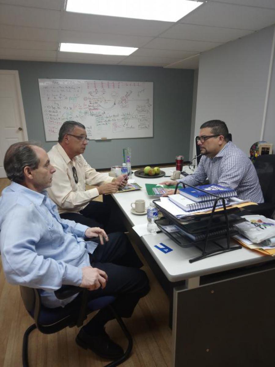 Dr. Contreras de ARSA, recibe al embajador de Cuba y al jefe de la BMC