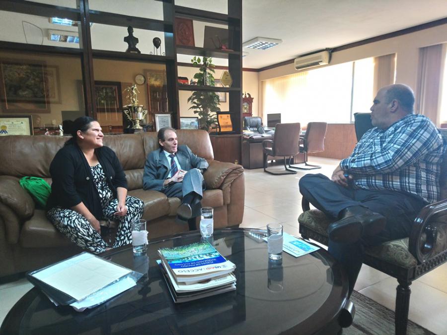 Ministro de la SAG y el embajador