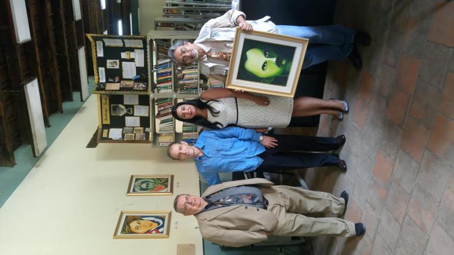 En la foto, la directora de la Biblioteca Nacional, y los sub directores del Libro y Audiovisuales acompañando al Embajador.