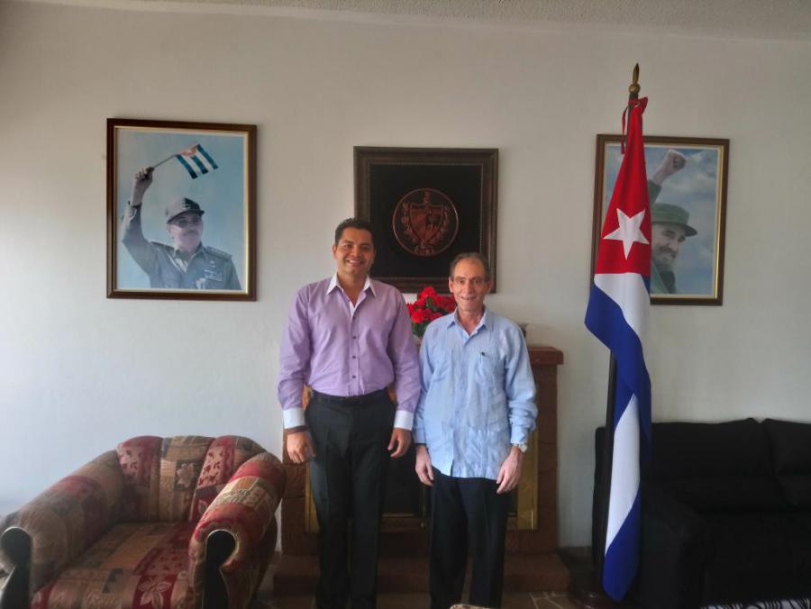 Secretario Ejecutivo del PNH de visita en la Embajada de Cuba en el país