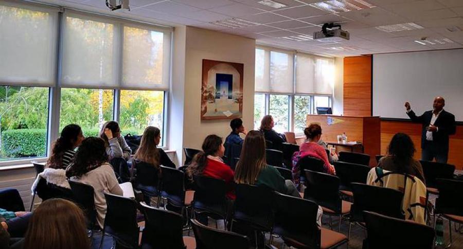 Díaz Pimienta dedica bella improvisación poética a la Universidad de Cork, Irlanda. Díaz Pimienta dedica bella improvisación poética a la Universidad de Cork, Irlanda.