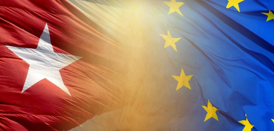 La Unión Europea se posiciona contra el bloqueo.