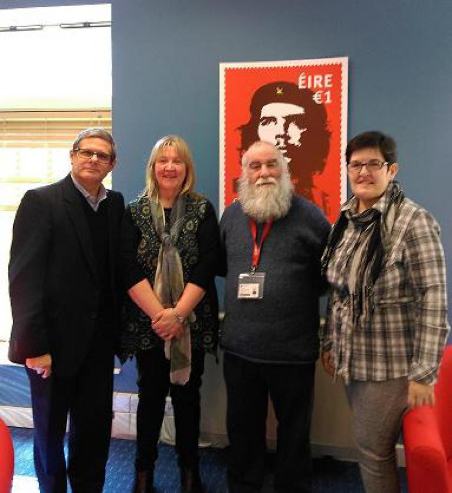 Recibe embajador de Cuba en Irlanda a líderes del “Cuba Solidarity Forum”.