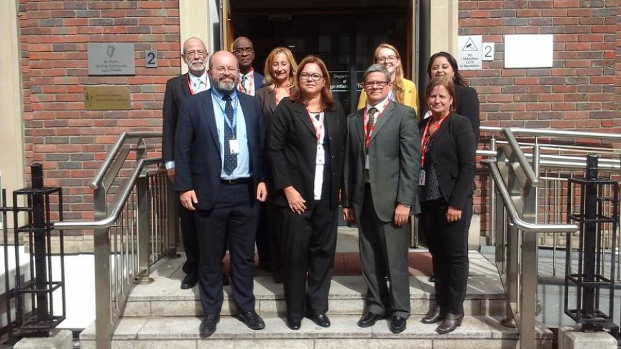 Cuban delegation linked to Foreign Trade, holds a working meeting with the General Division of Commerce, DFAT.