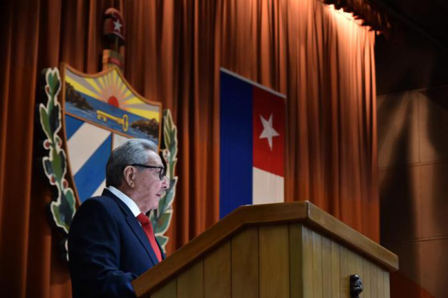 La Constitución que hoy proclamamos garantiza la continuidad de la Revolución y la irrevocabilidad de nuestro socialismo.