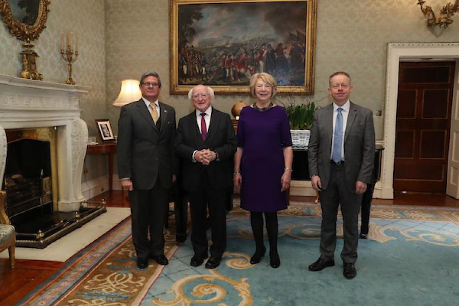 El Presidente de Irlanda envía saludo solidario al pueblo de Cuba.