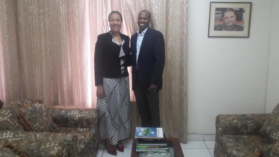 The President of the Chamber of Commerce of Jamaica and the Cuban Ambassador to that country discuss the expansion of bilateral economic ties.