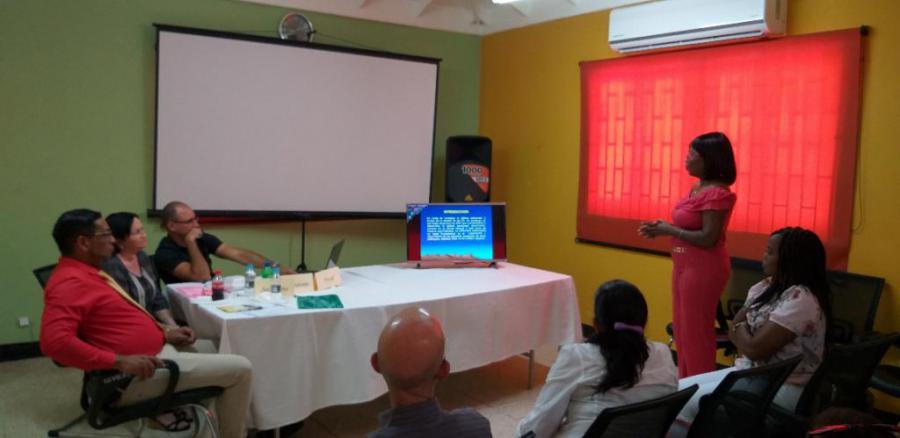 Profesionales cubanos que prestan sus servicios en el Hospital Público y en otras instalaciones de salud de esta capital dieron inicio a las Jornadas Científicas de base de la Misión Médica de Cuba en Jamaica, un evento que por espacio de varias semanas replicaran sus colegas en otras regiones de la geografía jamaicana.