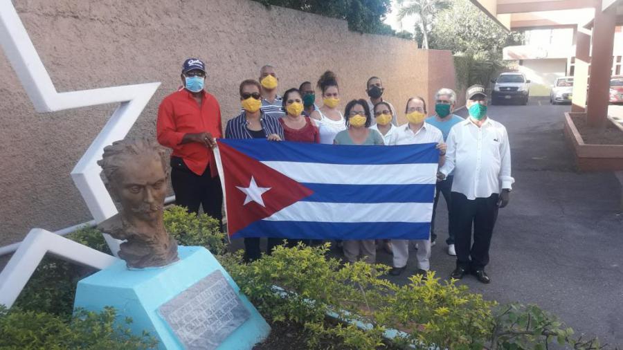 Cuban diplomats acknowledged today in Jamaica the work of the healthcare personnel in responding to the COVID-19 pandemic, and highlighted the efforts of the working class for a better world..
