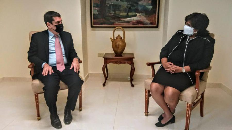 Undersecretary for Bilateral Affairs in the Jamaican Foreign Ministry receives the Cuban Ambassador