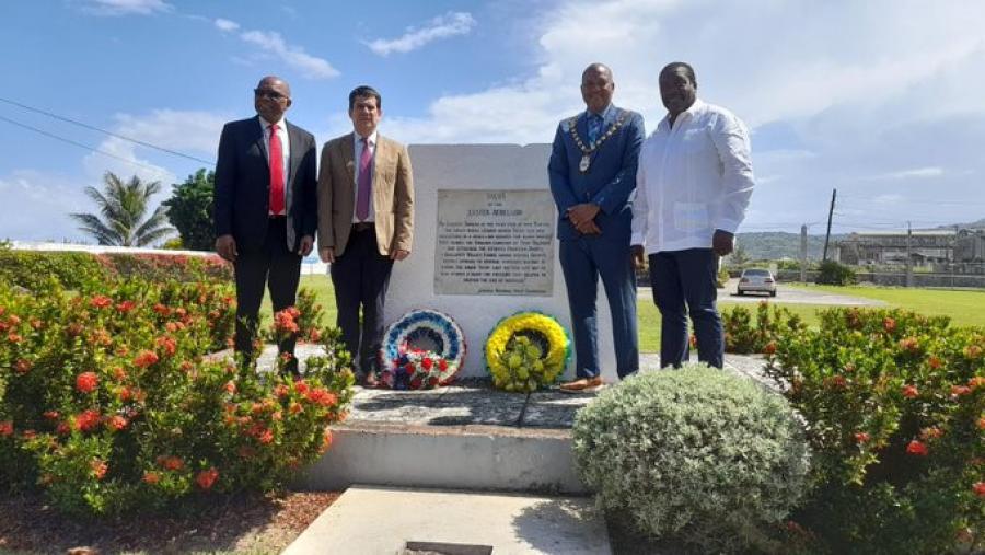 Embajador de Cuba realiza visita de trabajo a Saint Mary.