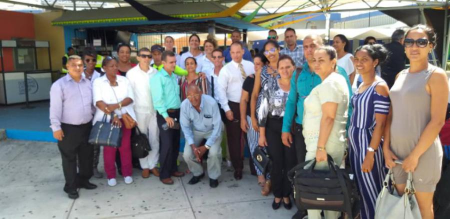 La historia de la solidaridad y la colaboración de Cuba en el ámbito educacional se puso esta vez de manifiesto con la llegada a Jamaica de un nuevo grupo de maestros cubanos que impartirán materias relacionadas con las ciencias exactas y naturales, e idioma español, en escuelas de toda esa nación caribeña.