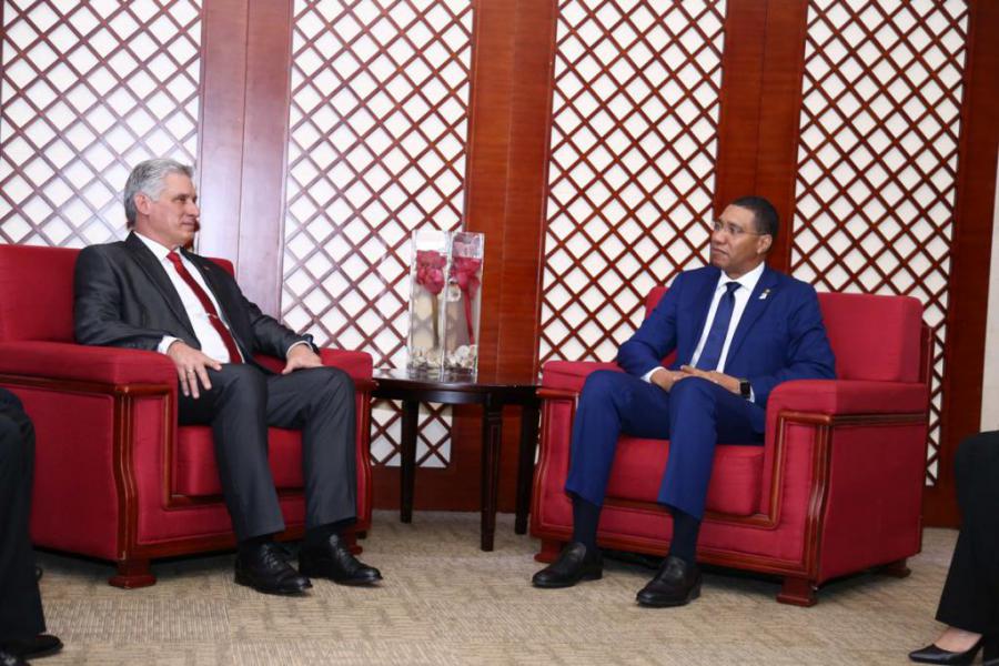 El presidente de República de Cuba, Miguel Díaz-Canel Bermúdez, ha hecho llegar sendos mensajes al Gobernador General de Jamaica, Sir Patrick Linton Allen, y al Primer Ministro de Jamaica, Michael Andrew Holness, en ocasión de celebrarse el próximo 6 de agosto el aniversario 58 de la Independencia de la hermana isla caribeña. Un mensaje similar fue cursado también por el Ministro de Relaciones Exteriores de Cuba, Bruno Rodríguez Parrilla, a su homóloga jamaicana, la senadora Kamina Johnson-Smith.