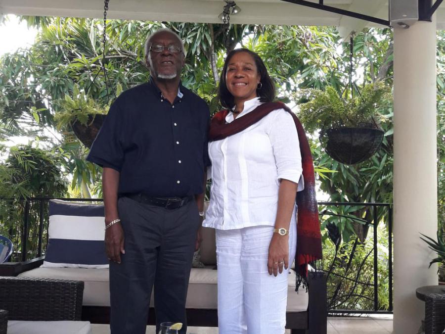 La Embajadora Inés Fors junto al ex Primer Ministro P. J. Patterson.