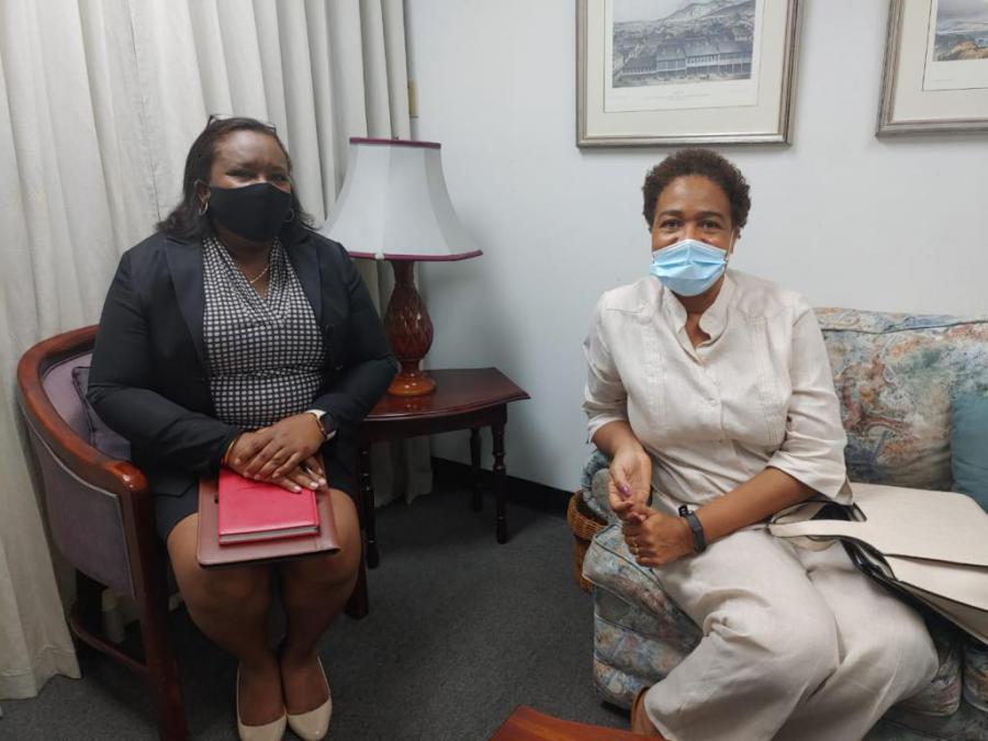 The Ambassador of Cuba to Jamaica, Mrs. Inés Fors Fernández, and the Director of the Caribbean and Americas Department in the Ministry of Foreign Affairs and Foreign Trade of Jamaica, Mrs. Marsha Coore Lobban, had a meeting this morning at the Ministry’s headquarters to review the main issues on the bilateral agenda.