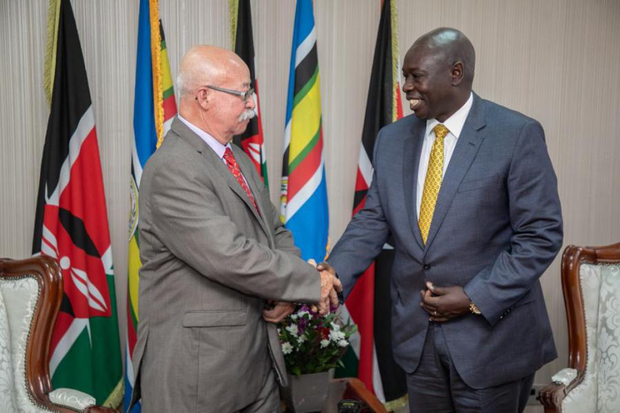 El embajador de Cuba ante Nairobi fue recibido por el Vicepresidente de Kenya 