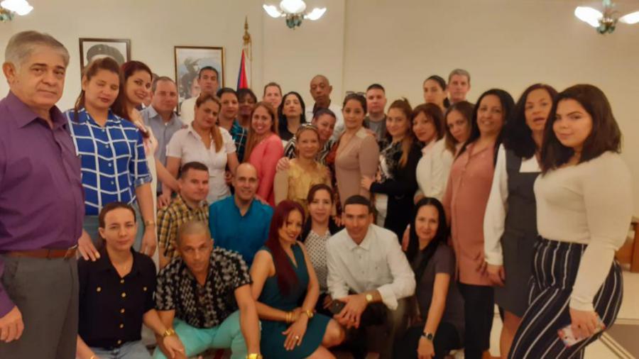 Celebran día de la Medicina Latinoamericana comunidad cubana y colaboradores medicos en Kuwait