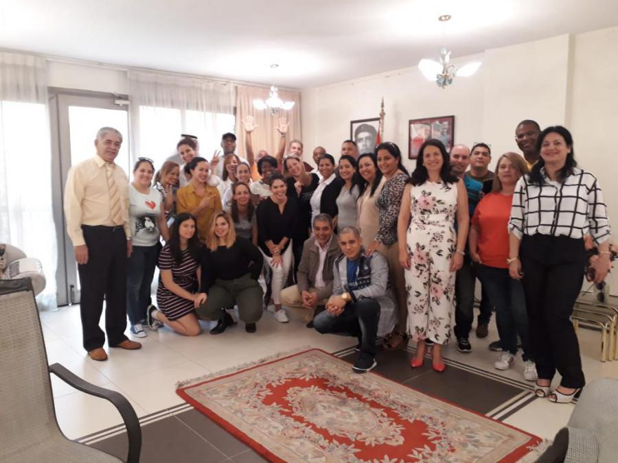 Cubanos en Kuwait celebran el Día Internacional de la Mujer.