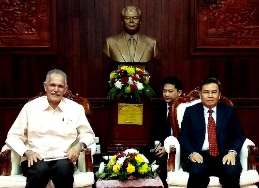 Embajador de CUba y Presidente del Frente para la Reconstrucción Nacional de Laos