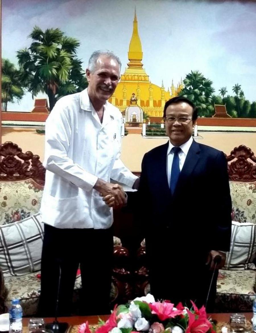Vice Primer Ministro y Ministro de Finanzas de la República Democrática Popular Lao recibe a Embajador de Cuba.