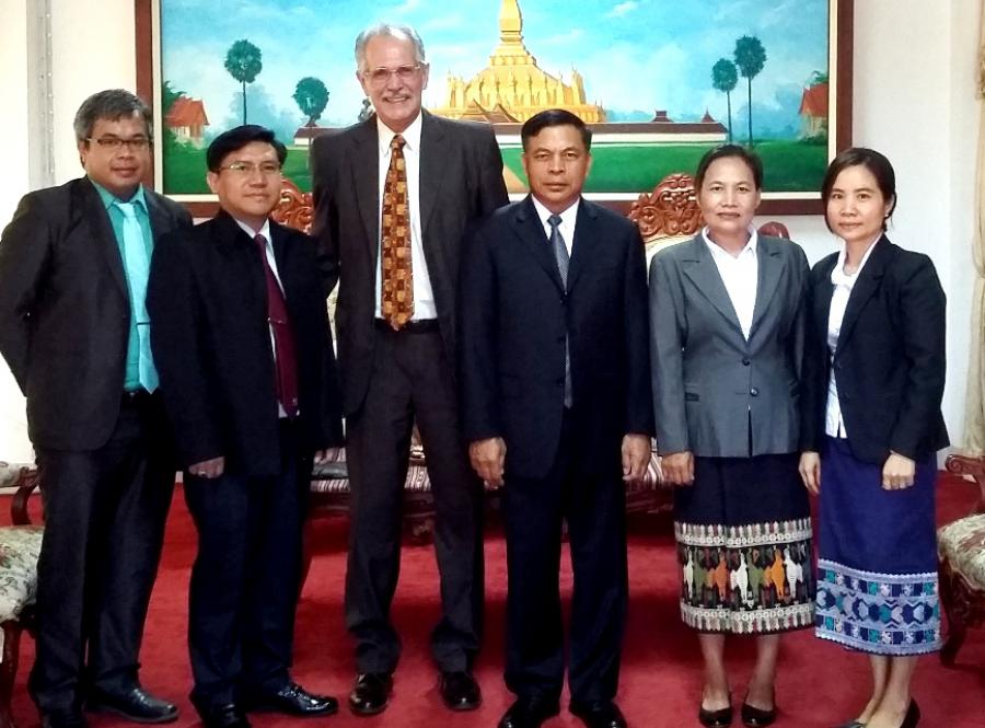 Procurador Supremo del Pueblo de la República Democrática Popular Lao recibe a Embajador de Cuba.