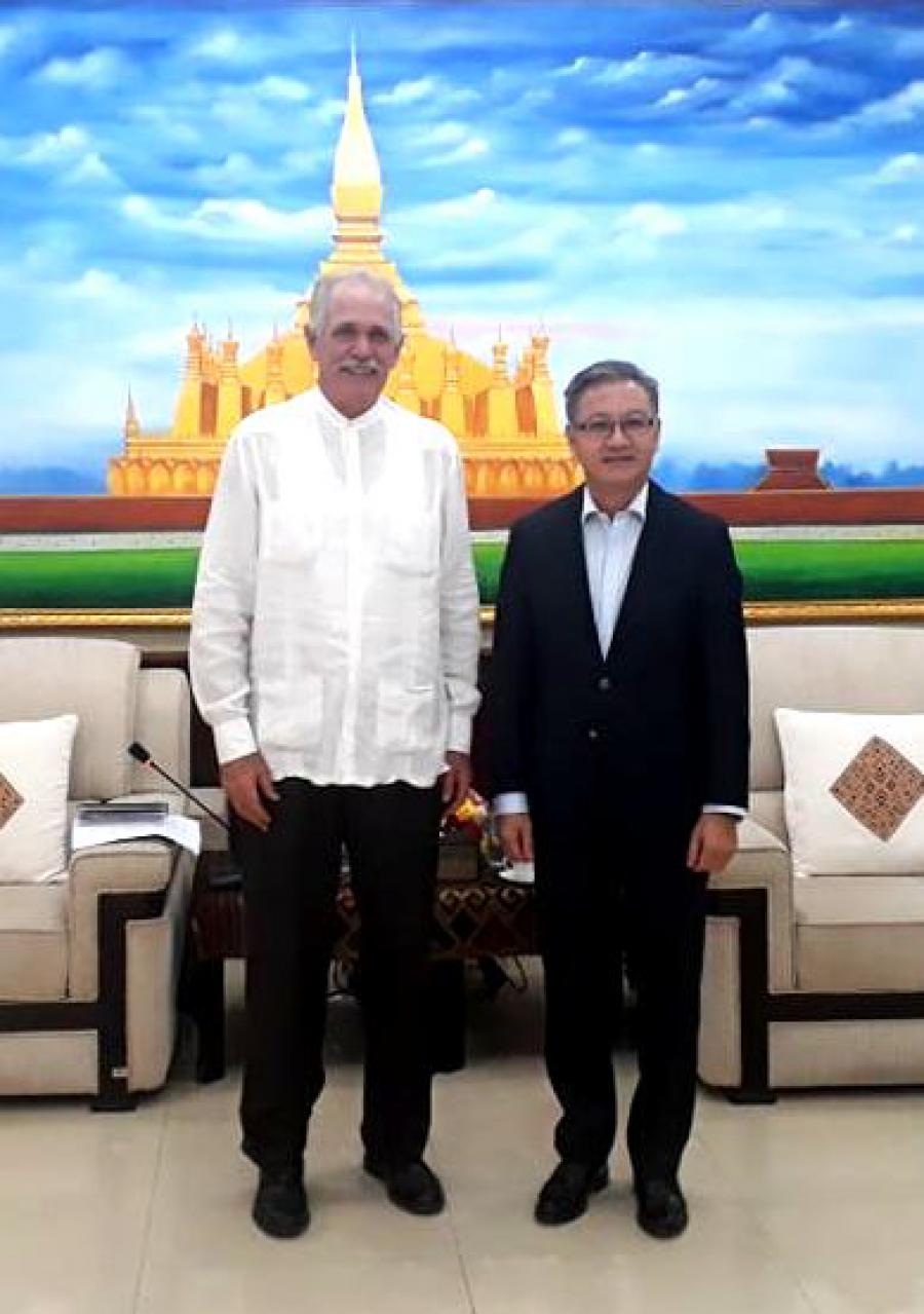 The President of the Foreign Relations Committee of the Central Committee of the LPRP receives the Ambassador of Cuba