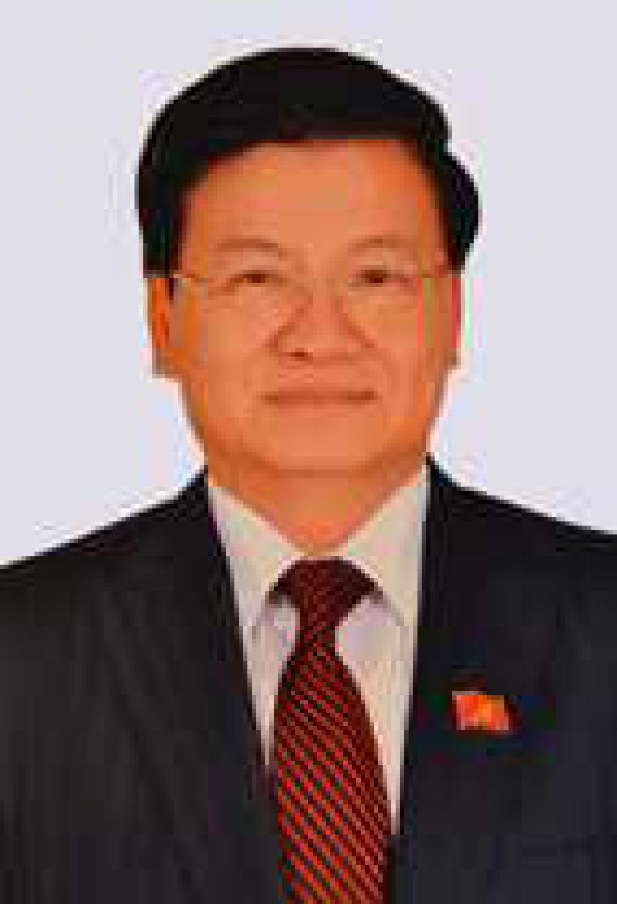 Felicita Primer Ministro de la República Democrática Popular Lao al Cro. Manuel Marrero Cruz, Primer Ministro de la República de Cuba .