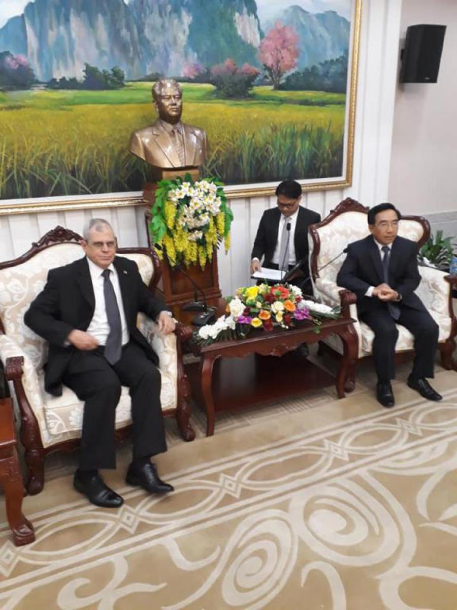 Vicepresidente de la RDP Lao recibe al Secretario del Consejo del Estado de la República de Cuba.