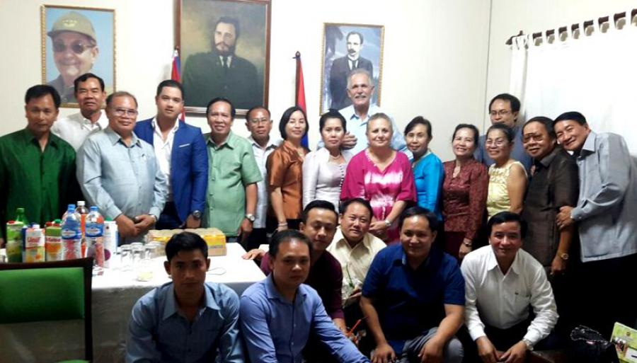 Despiden en Embajada de Cuba a miembros de la Asociación de Amistad Lao-Cuba que representarán a este país en Encuentro Regional de Solidaridad con Cuba.