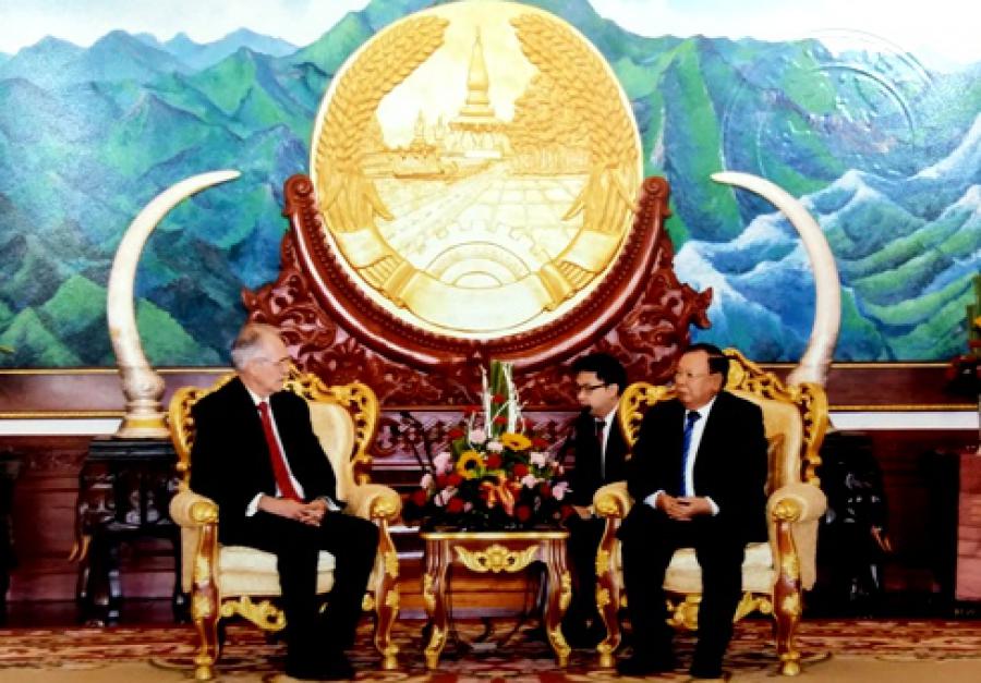 Embajador Pablo Rodríguez y Presidente de la RDPL, Bounnhang Vorachit