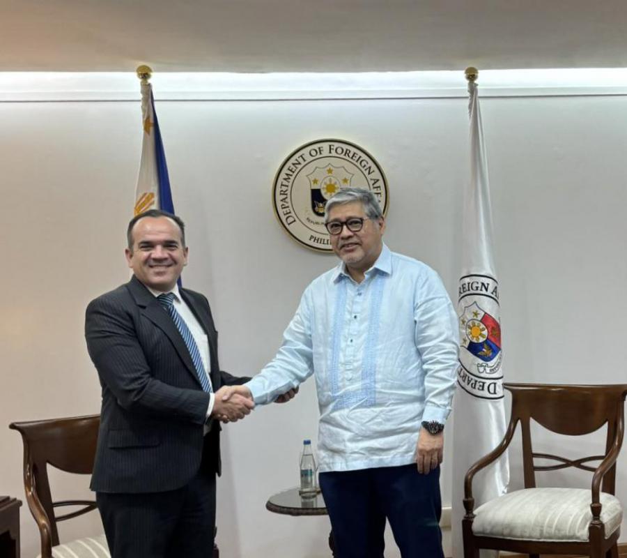Florentino Batista González y secretario de relaciones Exteriores de Filipinas 