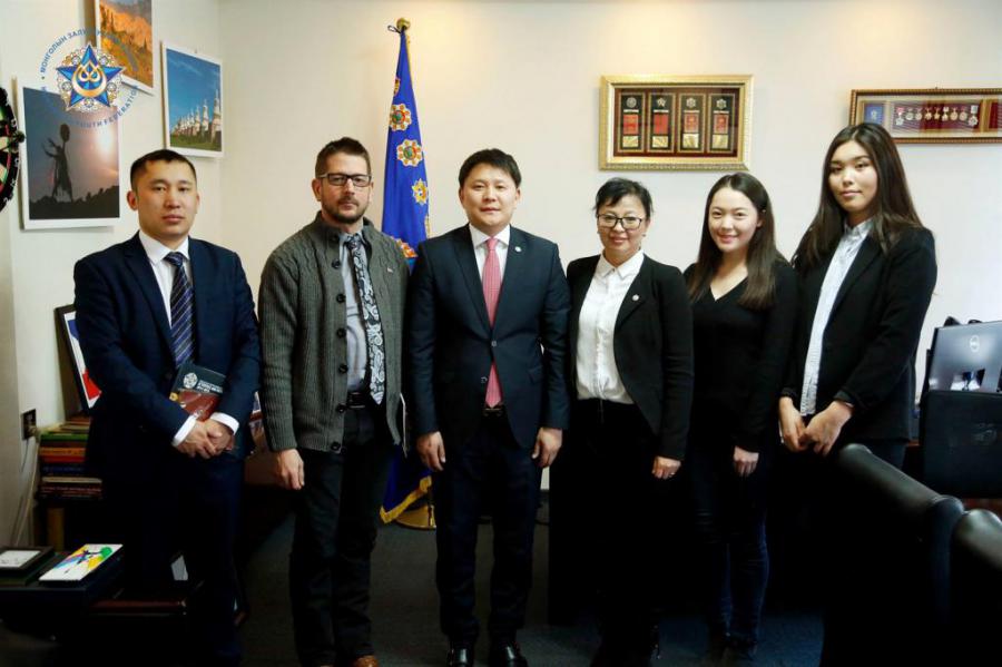Federación de Jóvenes de Mongolia a favor de ampliar los lazos con Cuba.