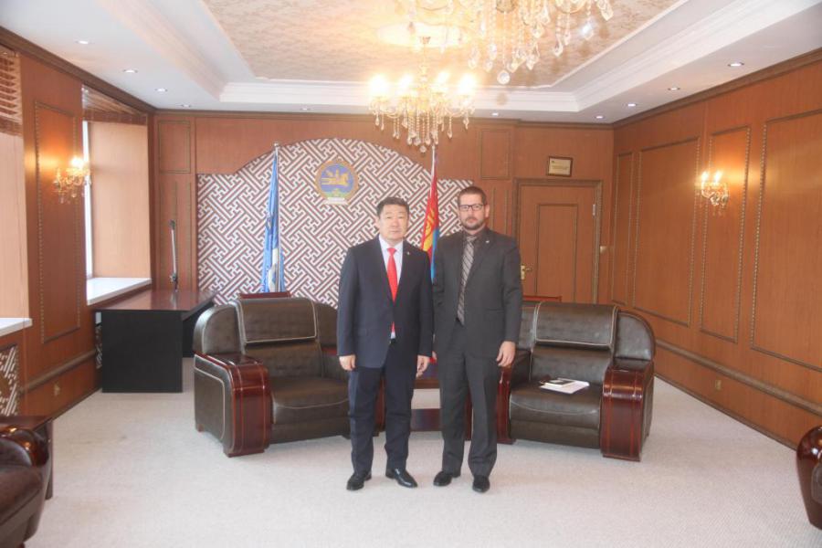  The Cuban Ambassador meets with Minister of Education, Culture, Science and Sport and the Minister of Health of Mongolia.