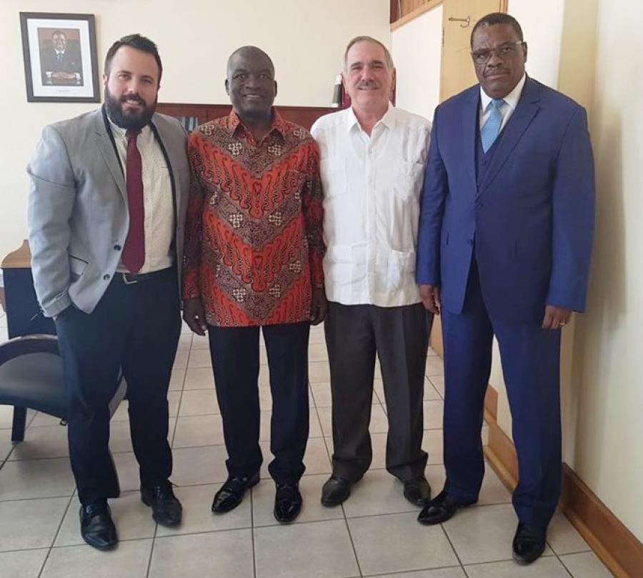 Embajador cubano es recibido por alto dirigente de la cancillería namibia. 