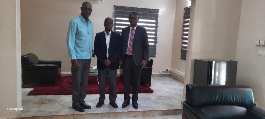 Se reúnen en visita de cortesía funcionarios cubanos con el Jefe de Misión de Ghana en Níger