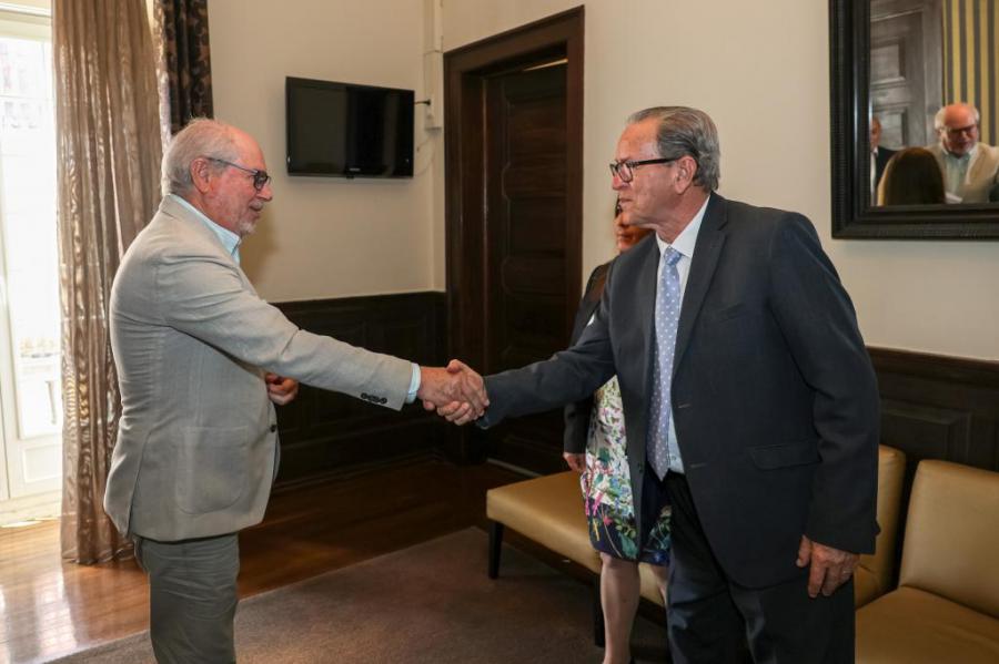 Visita embajador cubano el municipio portugués de Setúbal.
