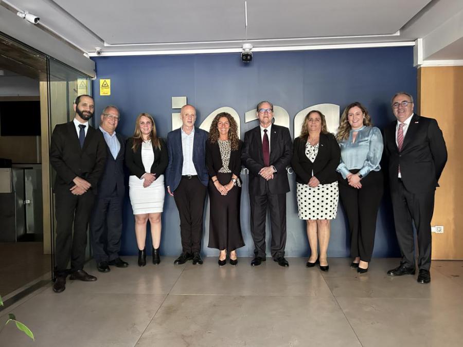 Visita embajador cubano Instituto Superior de Administración y Gestión en Oporto
