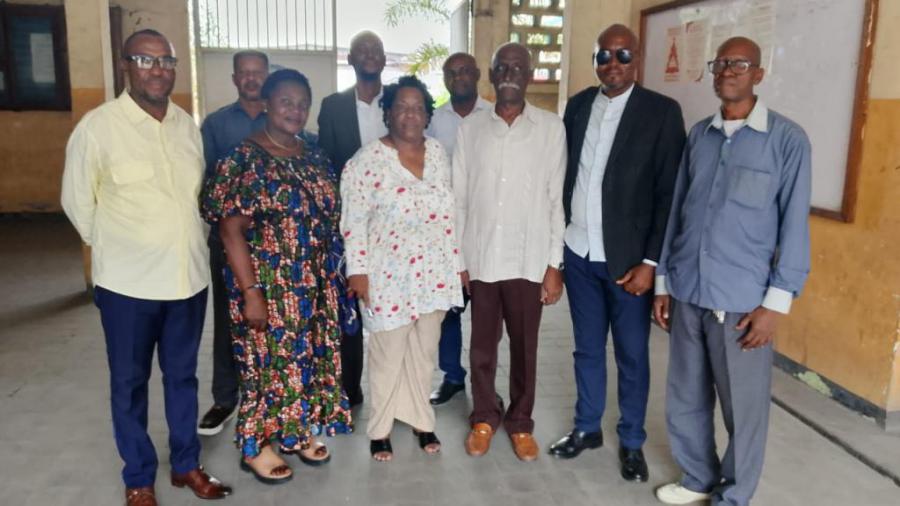 Visita del embajador cubano al YMCA - YWCA