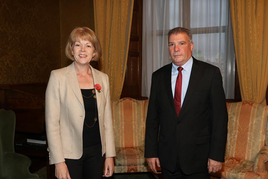 Ministro de Turismo de Cuba sostuvo encuentro con la Ministra de Estado para Europa y las Américas de la Cancillería británica.