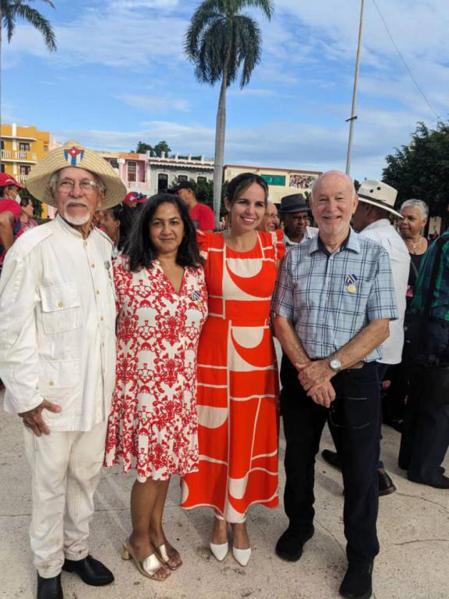British academics from the Nottingham University Parvathi Kumaraswami and Antoni Kapcia, who study and disseminate Cuba's historical and cultural memory, were awarded Cuba’s Distinction for National Culture at the 30th edition of the Fiesta de la Cubanía in Bayamo, in the province of Granma. Their outstanding contribution to the promotion and preservation of Cuban history and culture was, therefore, recognized. The prestigious award underscores the value of years of dedication to the study of Cuba and their