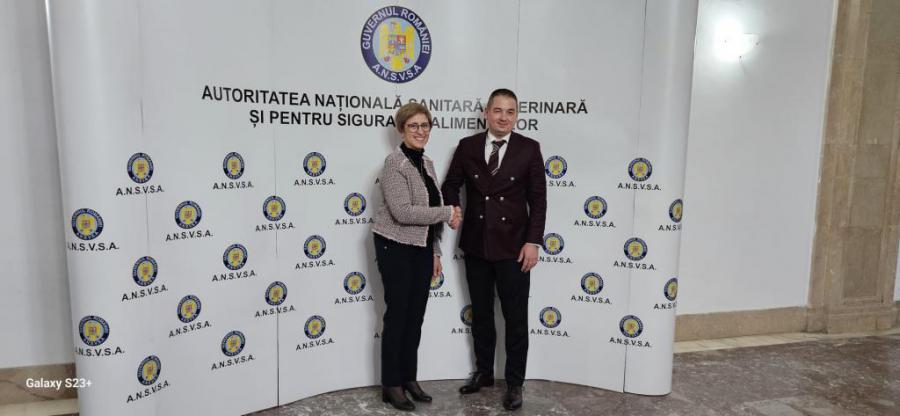 Embajadora de Cuba y presidente de la Autoridad Nacional Sanitaria Veterinaria y la Seguridad Alimentaria de Rumanía, el Dr Alexandru Nicolae Bociu