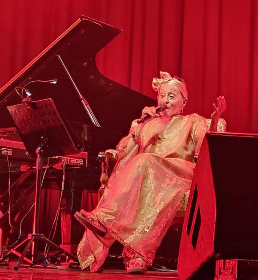 Omara Portuondo en Bucarest