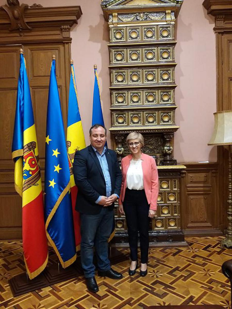 La Encargada de Negocios ai de Cuba en Moldova es recibida por Andrei Chistol, Secretario de Estado de Cultura, Turismo e Investigaciones 